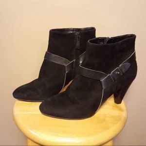 Cole Haan Nike air heeled ankle booties size 9B
